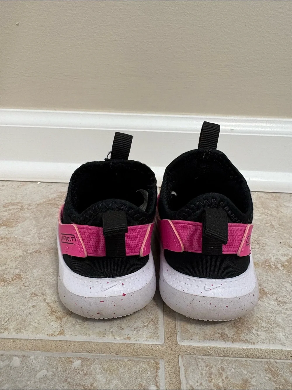 Nike lightweight slip